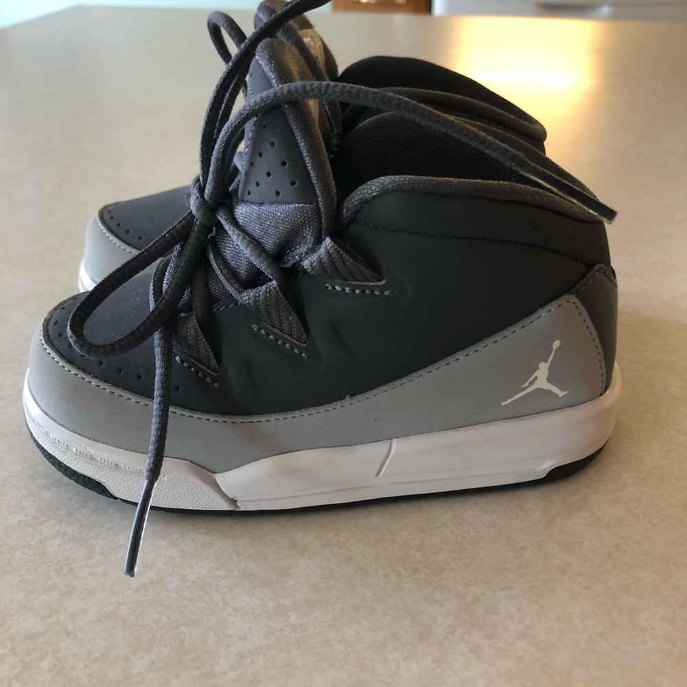 Air Jordan’s size 7c